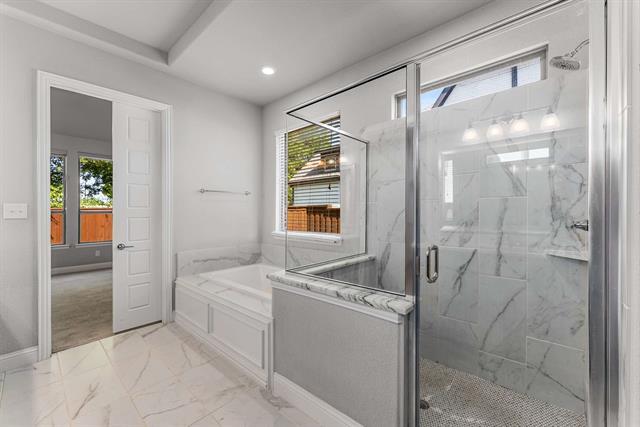 Building Photo - 2605 Greenlawn Dr