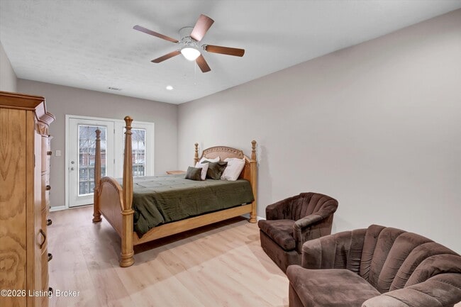 Building Photo - 2726 Brownsboro Rd