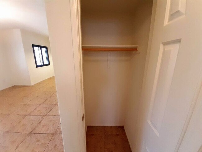 Building Photo - 2 BED/ 2 BATH CONDO LOCATED IN THE SOUTHWEST!