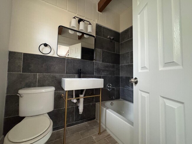 Building Photo - 1216 E 138th Ave