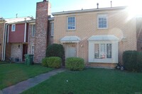 Building Photo - 2029 Rexford Rd