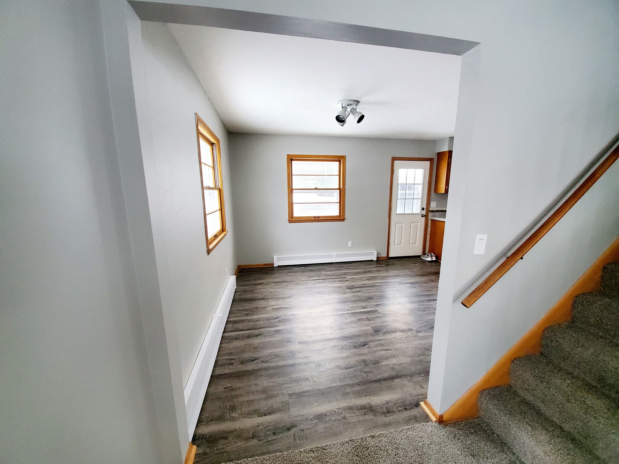 Building Photo - 4000 Cleveland St NE