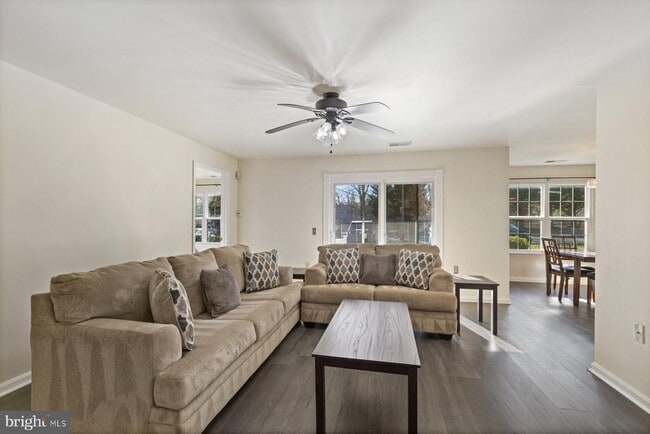 Building Photo - 8901 Stone Creek Pl