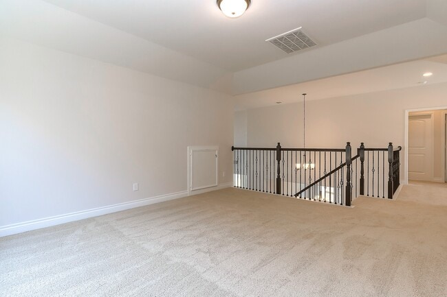Building Photo - 3410 Willow Cres Ct