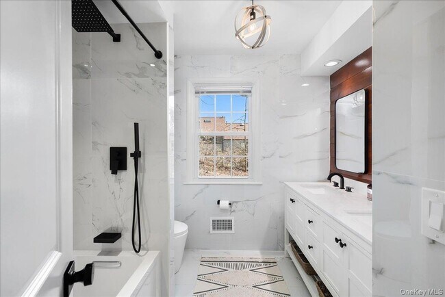 Building Photo - 19 Sherwood Dr