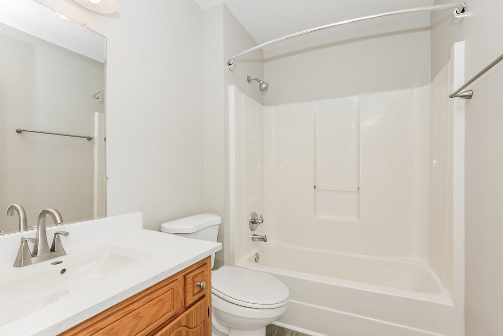 Building Photo - 208 Legend Ct