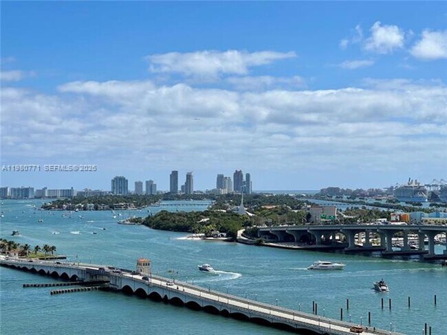 Building Photo - 1717 N Bayshore Dr