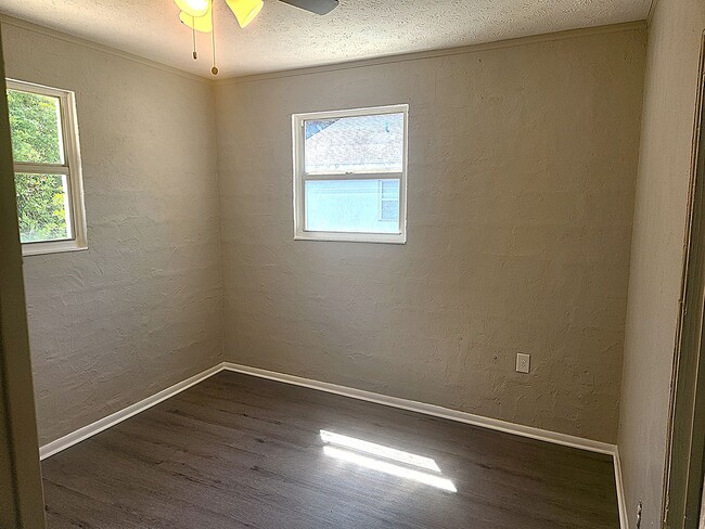 Building Photo - Charming 2 bedroom 1 bathroom Holly Hill home