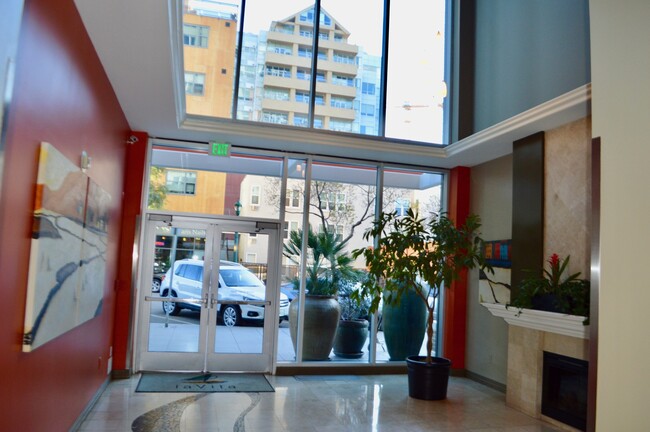 Building Photo - Little Italy LOCATION! Luxury 18th Floor W...