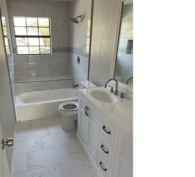 Building Photo - Come and see this well-kept beautiful home today!