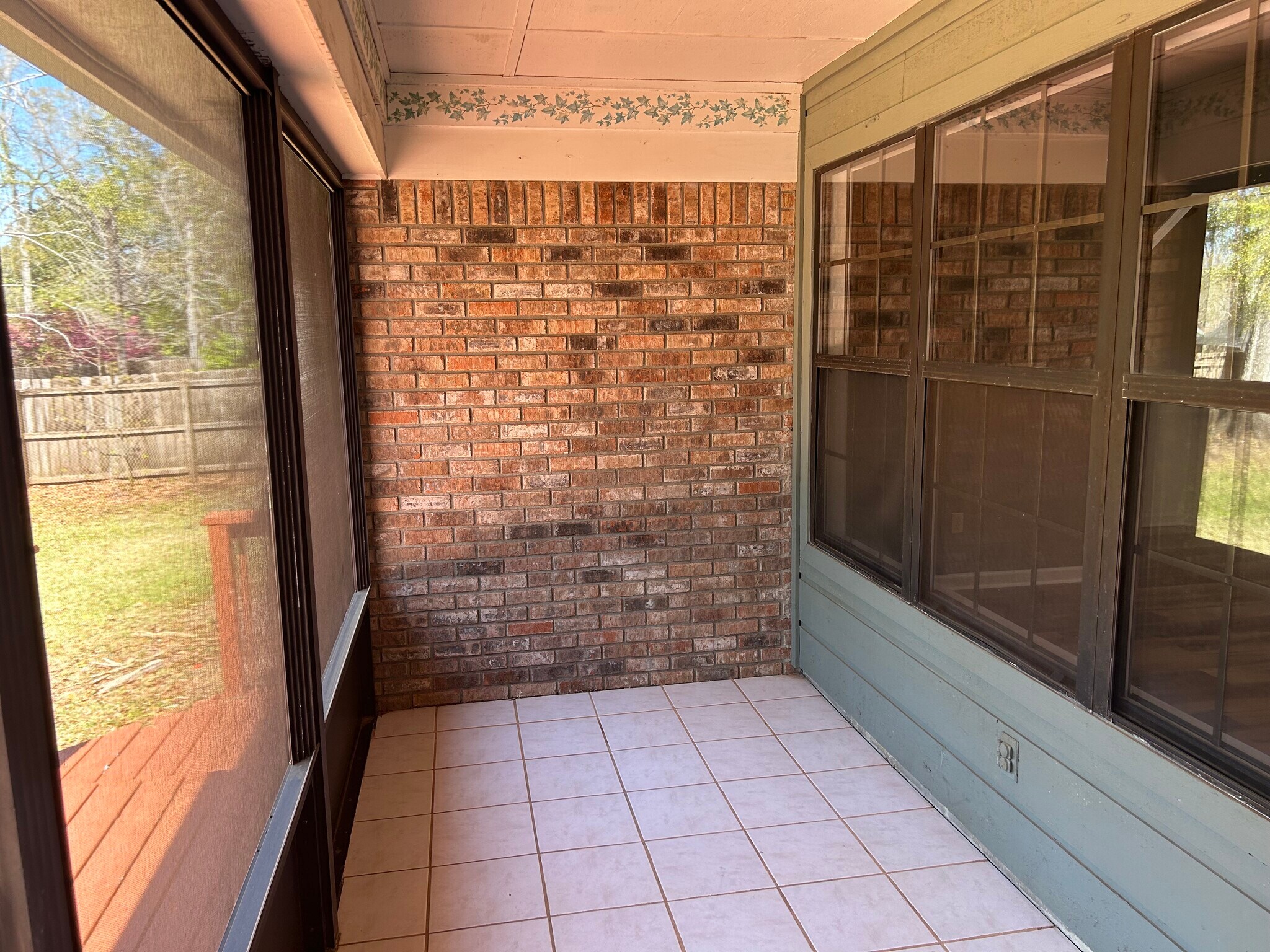 Building Photo - 1520 Avondale Way