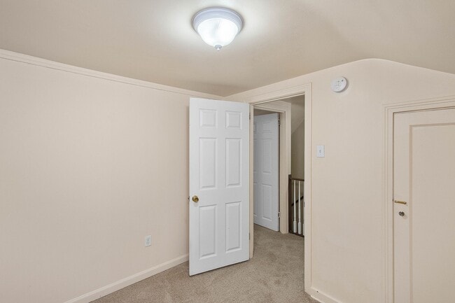 Building Photo - Stunning 3 bedroom home in Wilkins Township available June 15!