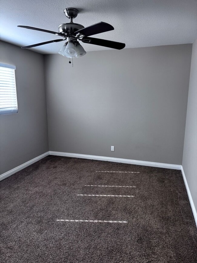 Building Photo - Beautiful 4 bed 2 baths house in a great a...