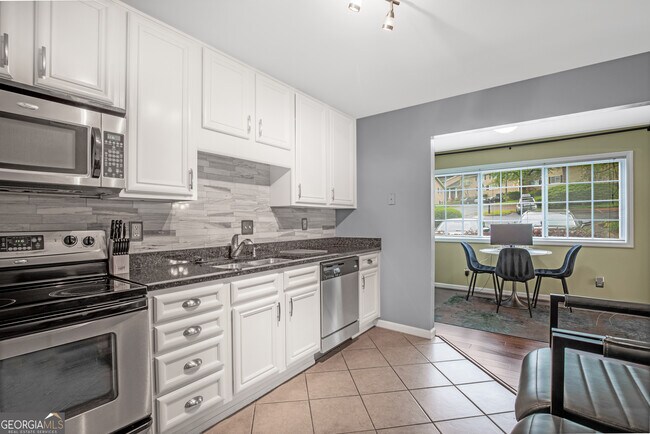 Building Photo - 1468 Briarwood Rd NE