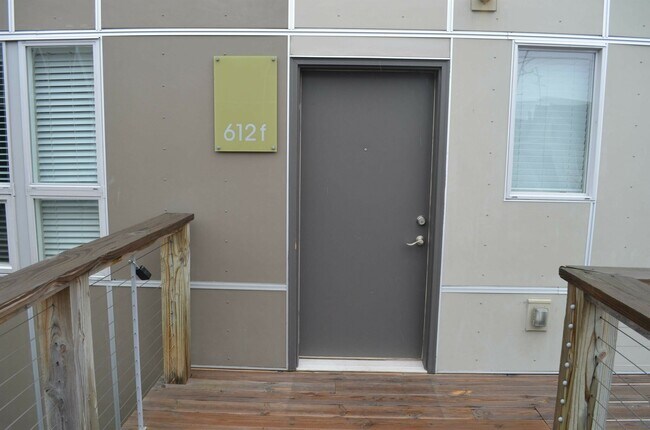 Primary Photo - 612 Douglas St NW