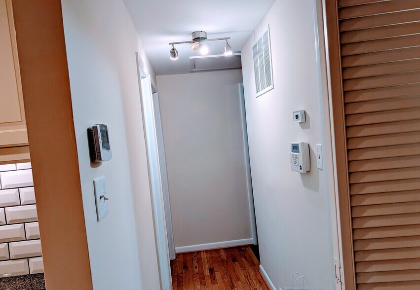 Building Photo - 8856 Youngsea Pl