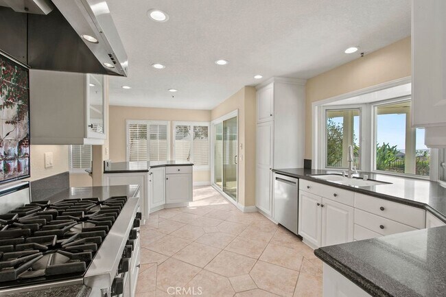 Building Photo - 2151 Camino Laurel