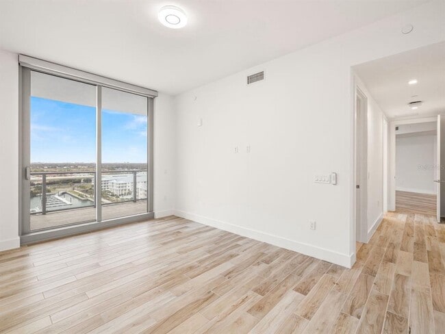 Building Photo - 5120 Marina Wy