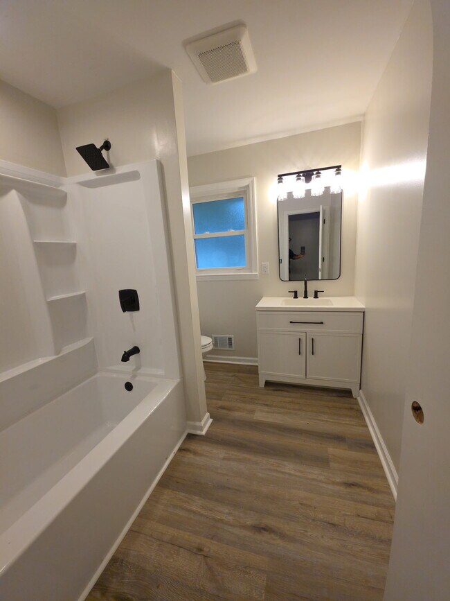 Building Photo - 2942 Larkspur Rd