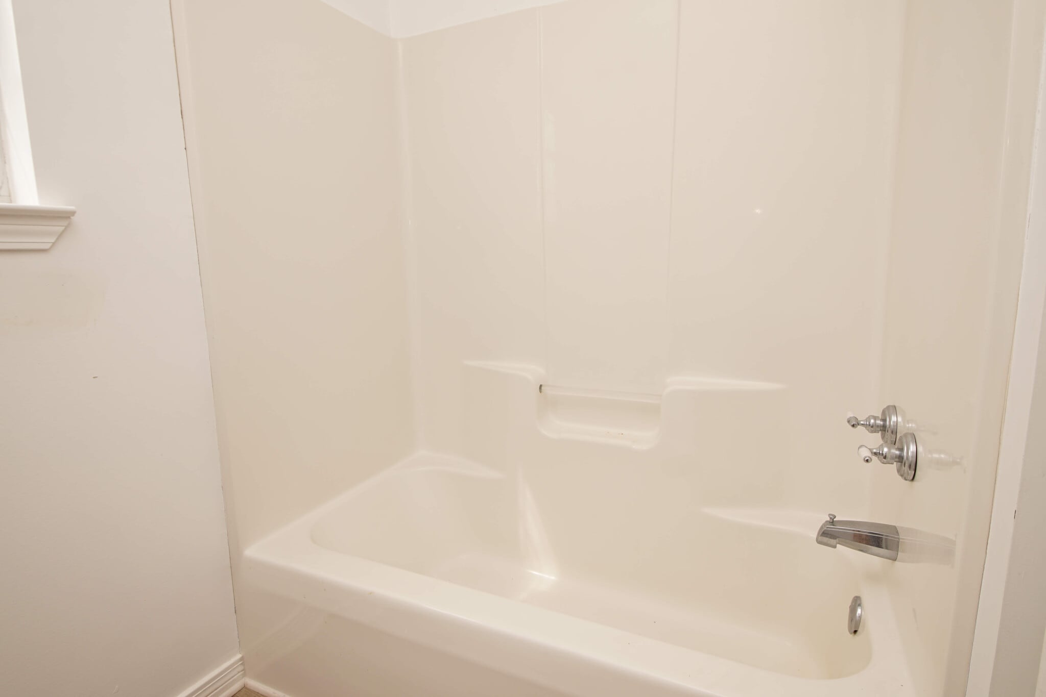 Tub and Shower combo - 23 Ruby Cir