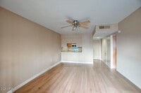 Building Photo - 3033 E Devonshire Ave