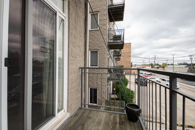 Building Photo - 7932 W Grand Ave