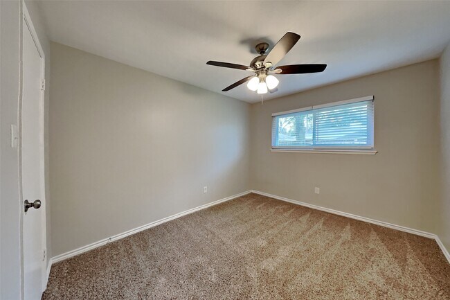 Building Photo - 3819 Honey Brook Dr