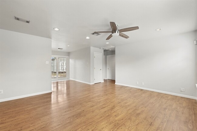 Building Photo - 1850 Libbey Dr
