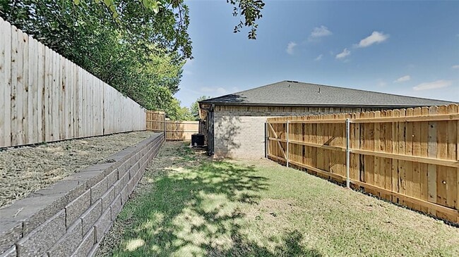 Building Photo - 1324 NW 111th St