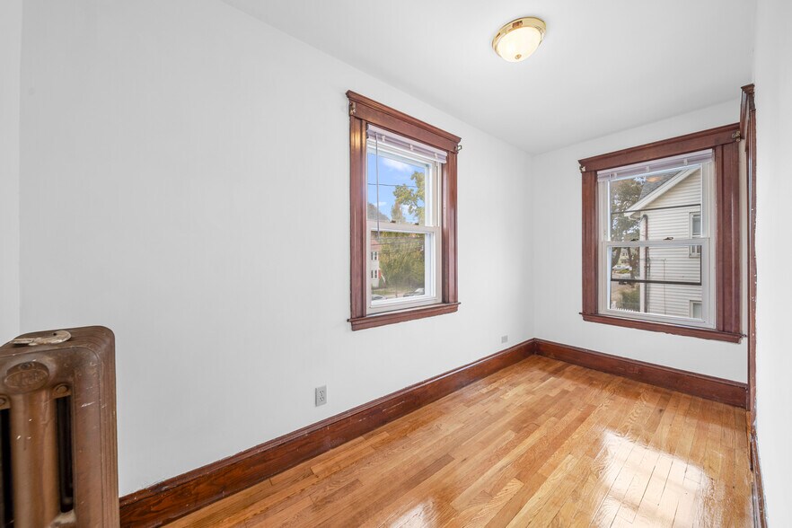Building Photo - 180 Faneuil St