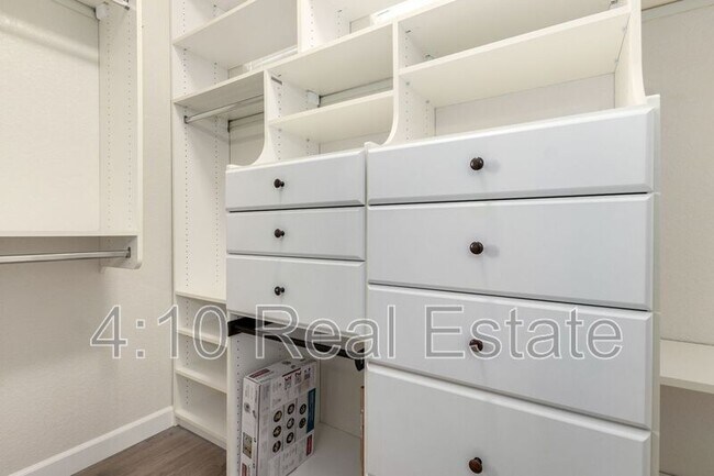 Building Photo - 3632 E Sebastian Ln