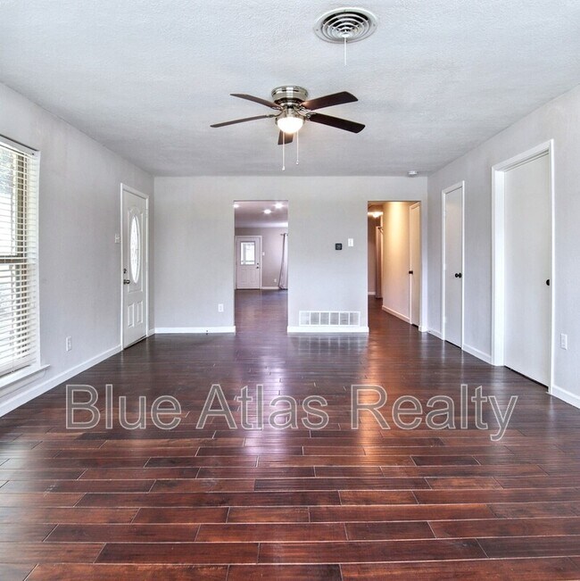 Building Photo - 1520 Sunnybrook Dr