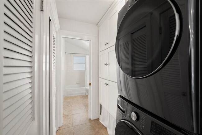 Building Photo - Downtown St. Augustine 2BD/2BA Historic Home