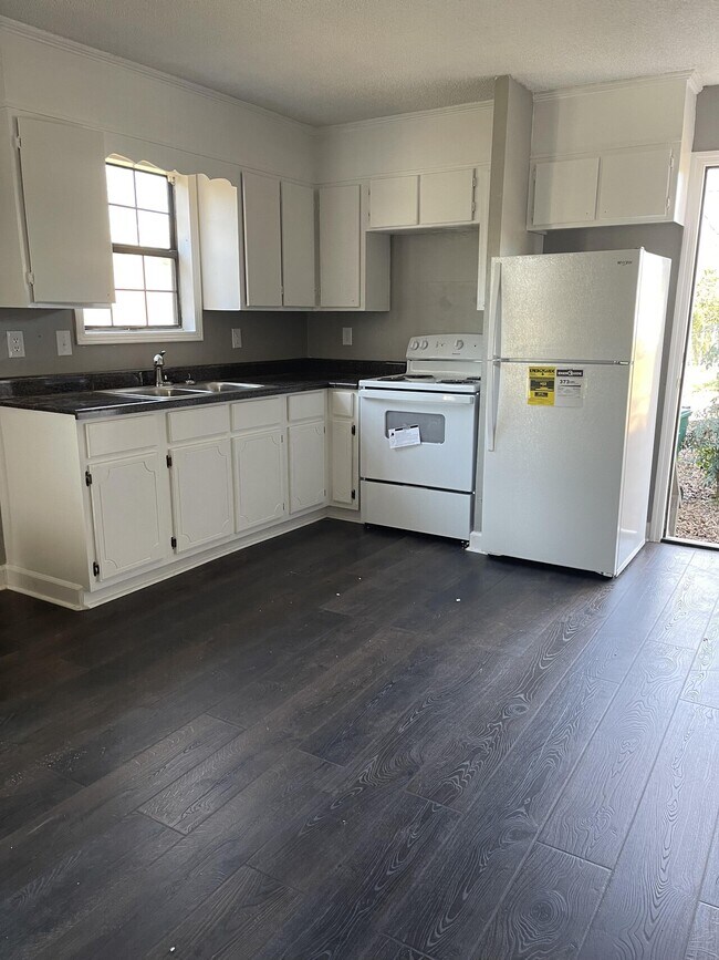 College Street 2037 College St Milan TN 38358 Apartment Finder