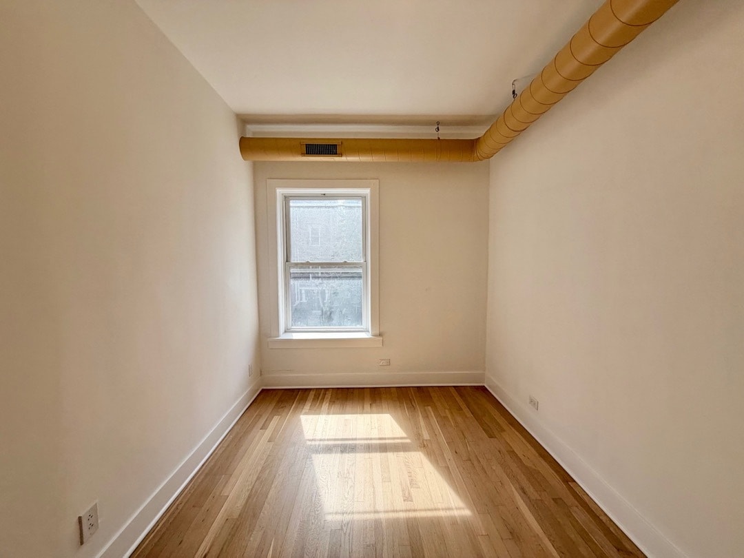 Building Photo - 1522 W Ardmore Ave