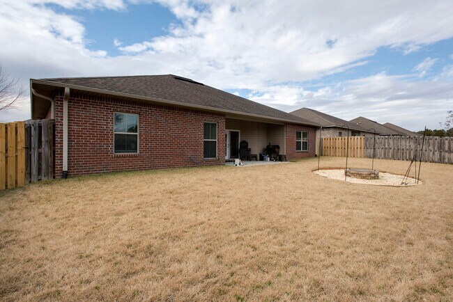 Building Photo - 4600 Hermosa Rd