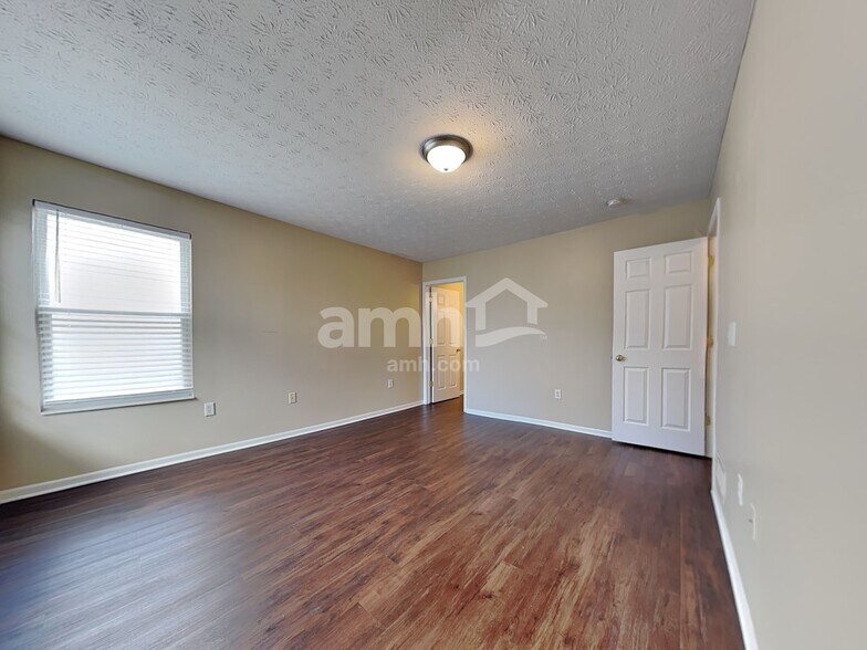 Building Photo - 918 Kreider Ct