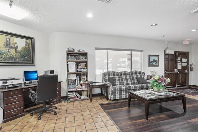 Building Photo - 3121 Briar St