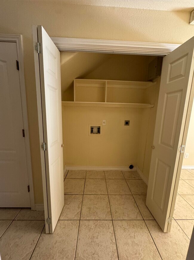 Building Photo - 1020 Dicky Ln