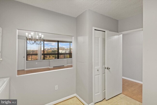 Building Photo - 3705 S George Mason Dr