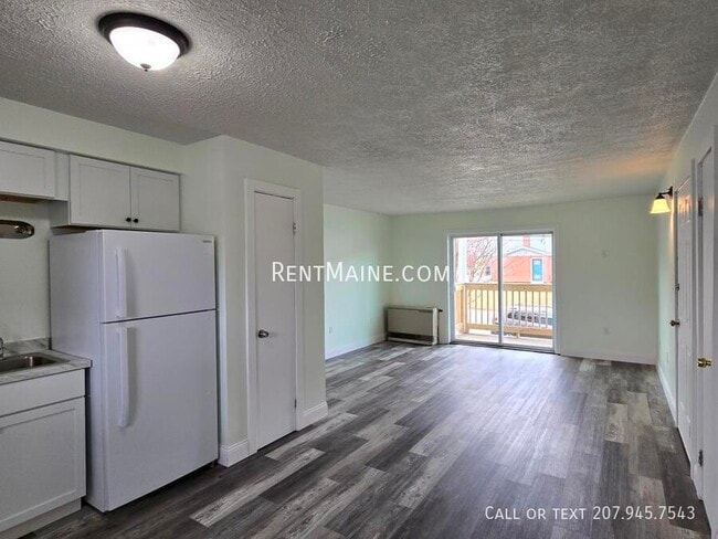 Building Photo - 22 Hillside Ln