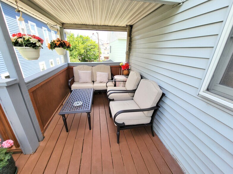 Building Photo - 16 Leyden St