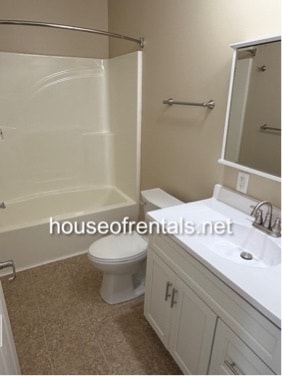 Building Photo - 320 Schneider St