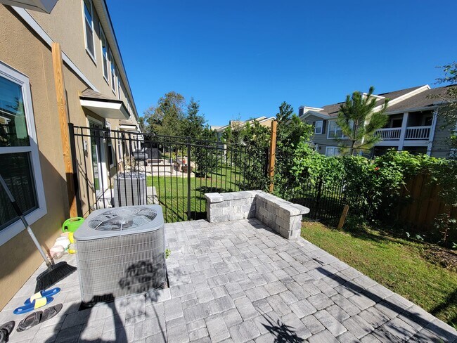 Building Photo - 7635 Legacy Trl