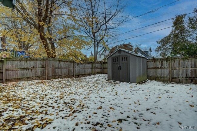 Building Photo - 36 19th St