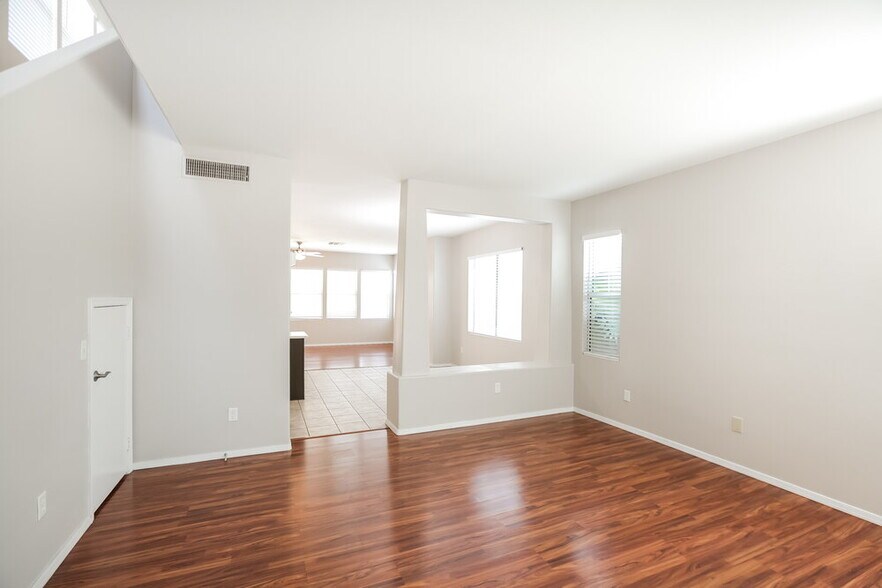 Building Photo - 4014 W Park St