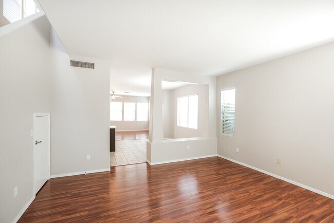 Building Photo - 4014 W Park St