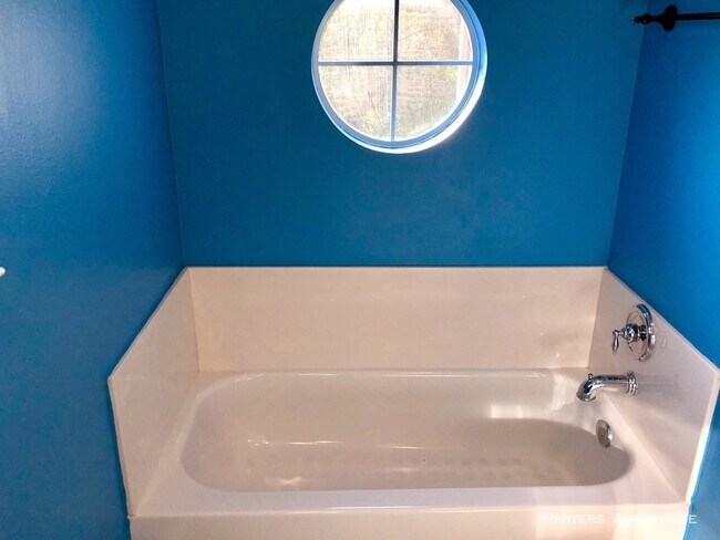 Building Photo - Stunning 3/2.5 townhome in Dominion Estates
