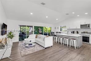 Building Photo - 1020 SW 8th St