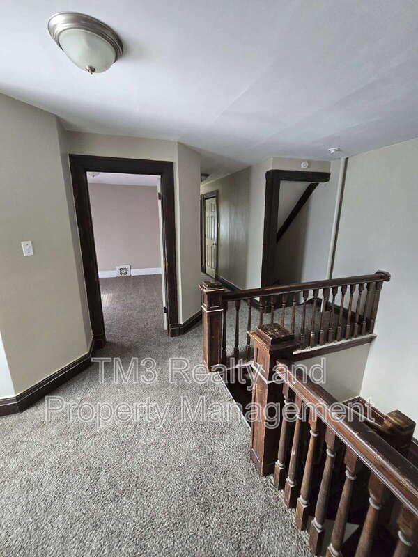 Building Photo - 302 Miami St